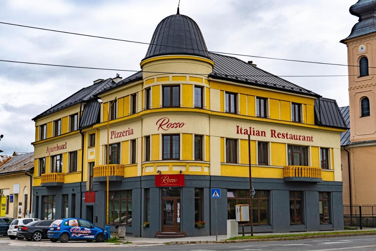 Rosso Aparthotel Михаловце Экстерьер фото