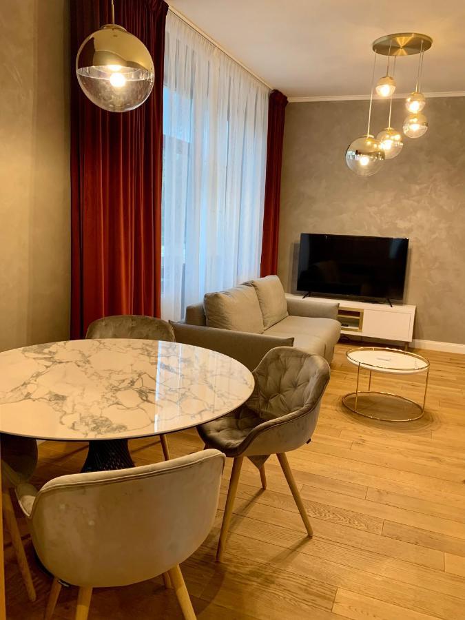 Rosso Aparthotel Михаловце Экстерьер фото